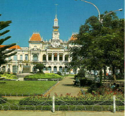 Saigoncityhall.jpg (36007 bytes)